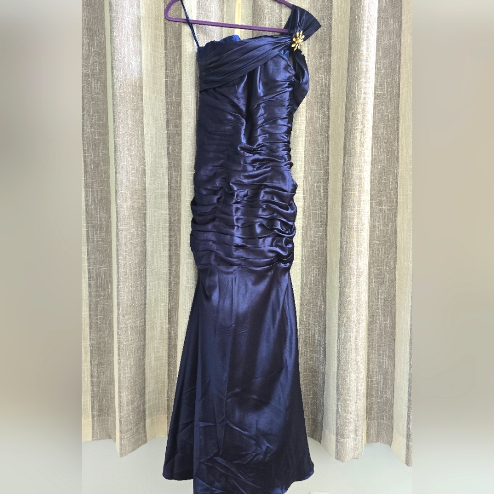 One Shoulder Navy Blue Gown